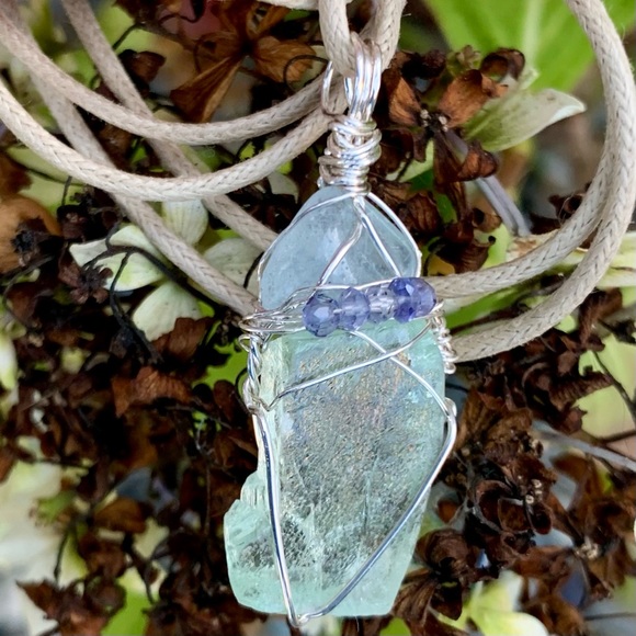 Aquamarine, Spodumene & Iolite Bead Necklace - Picture 14 of 16